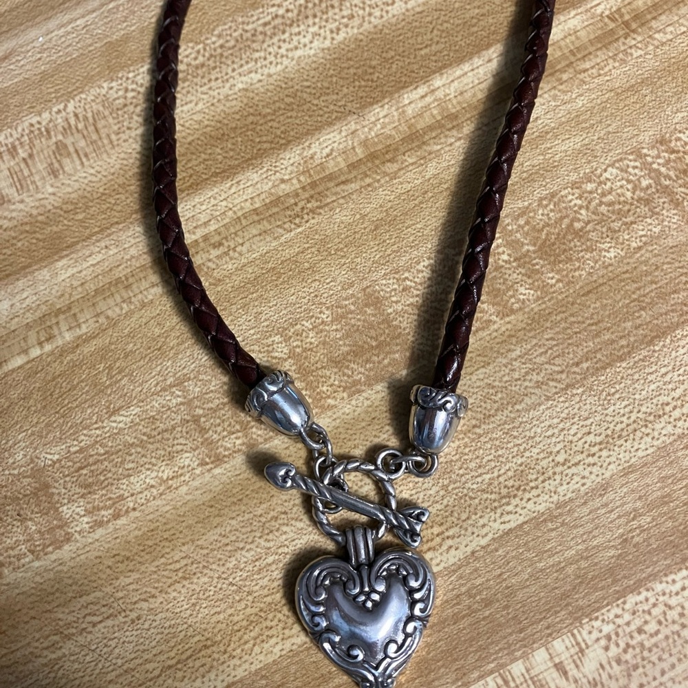 🌸Brighton Vintage Heart Toggle Brown Leather Necklace - Picture 2 of 6